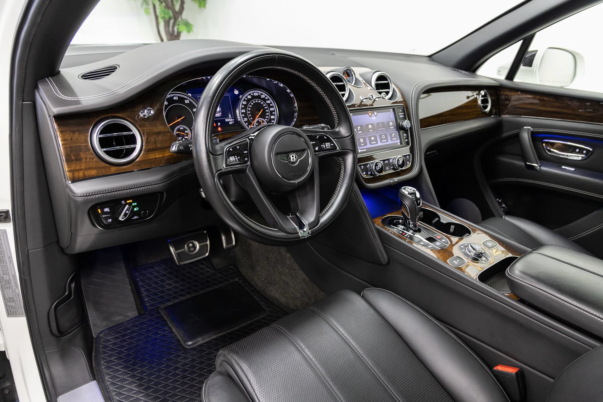 Used 2018 Bentley Bentayga AWD/4WD image 6