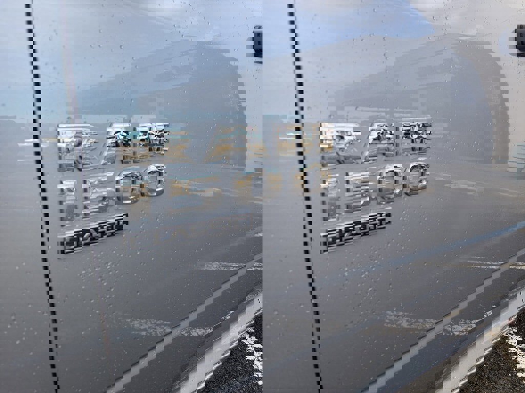 Used 2024 RAM 1500 Classic SLT image 3