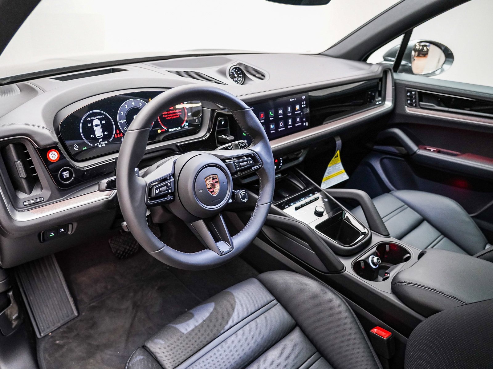 Certified 2025 Porsche Cayenne E-Hybrid image 4