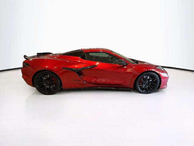 Used 2024 Chevrolet Corvette Z06 w/ Stealth Interior Trim Package RWD image 8