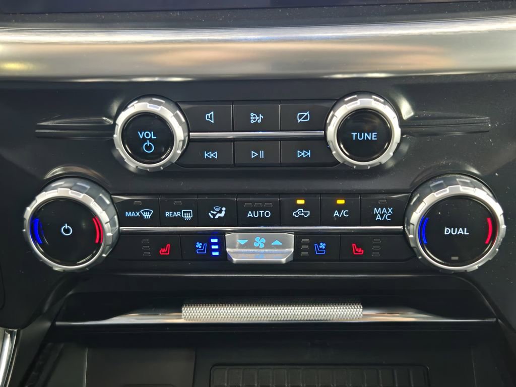 Used 2023 Ford F150 Lariat w/ Equipment Group 502A High image 21