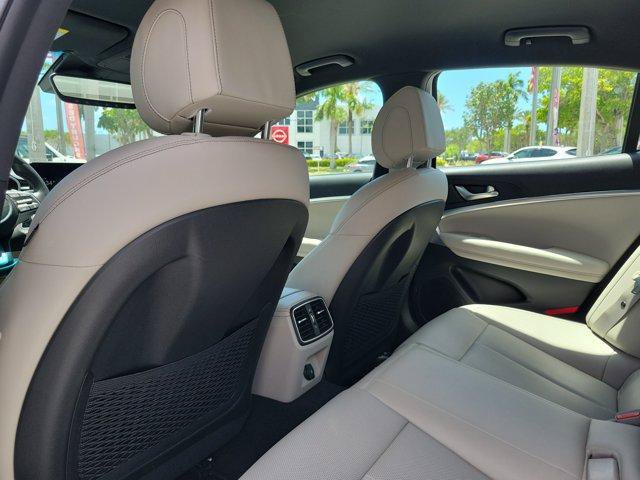 Used 2023 Genesis G70 2.0T RWD image 16
