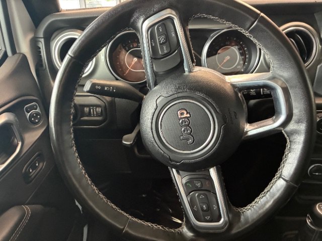 Used 2022 Jeep Wrangler Unlimited Sahara w/ Cold Weather Group AWD/4WD image 18