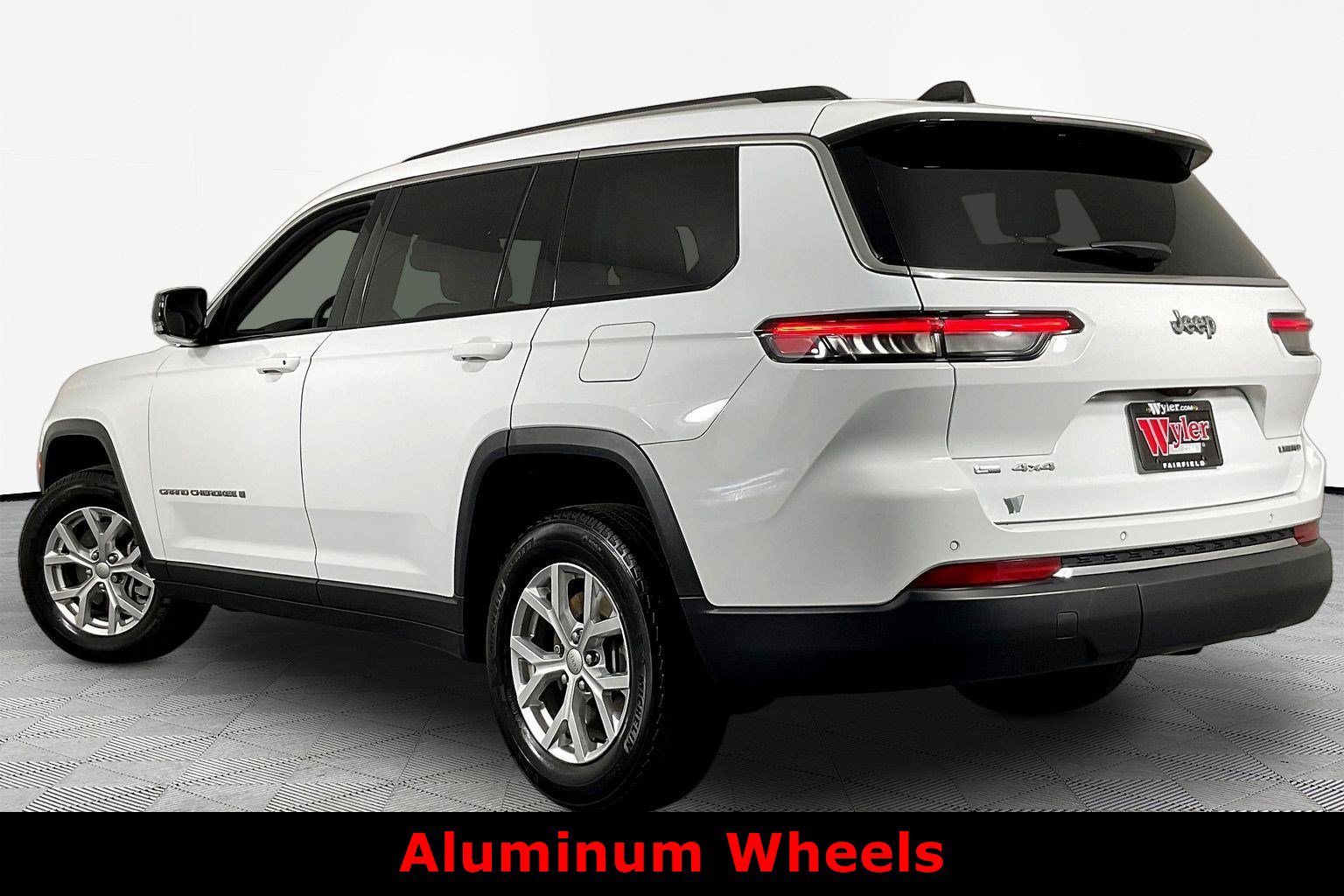 Used 2023 Jeep Grand Cherokee L Limited AWD/4WD image 4