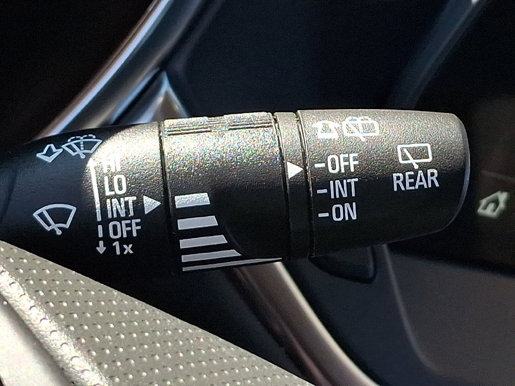 Used 2025 Chevrolet Blazer LT FWD image 27
