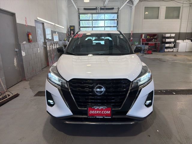 Certified 2023 Nissan Kicks SR w/ SR Premium Package FWD image 9