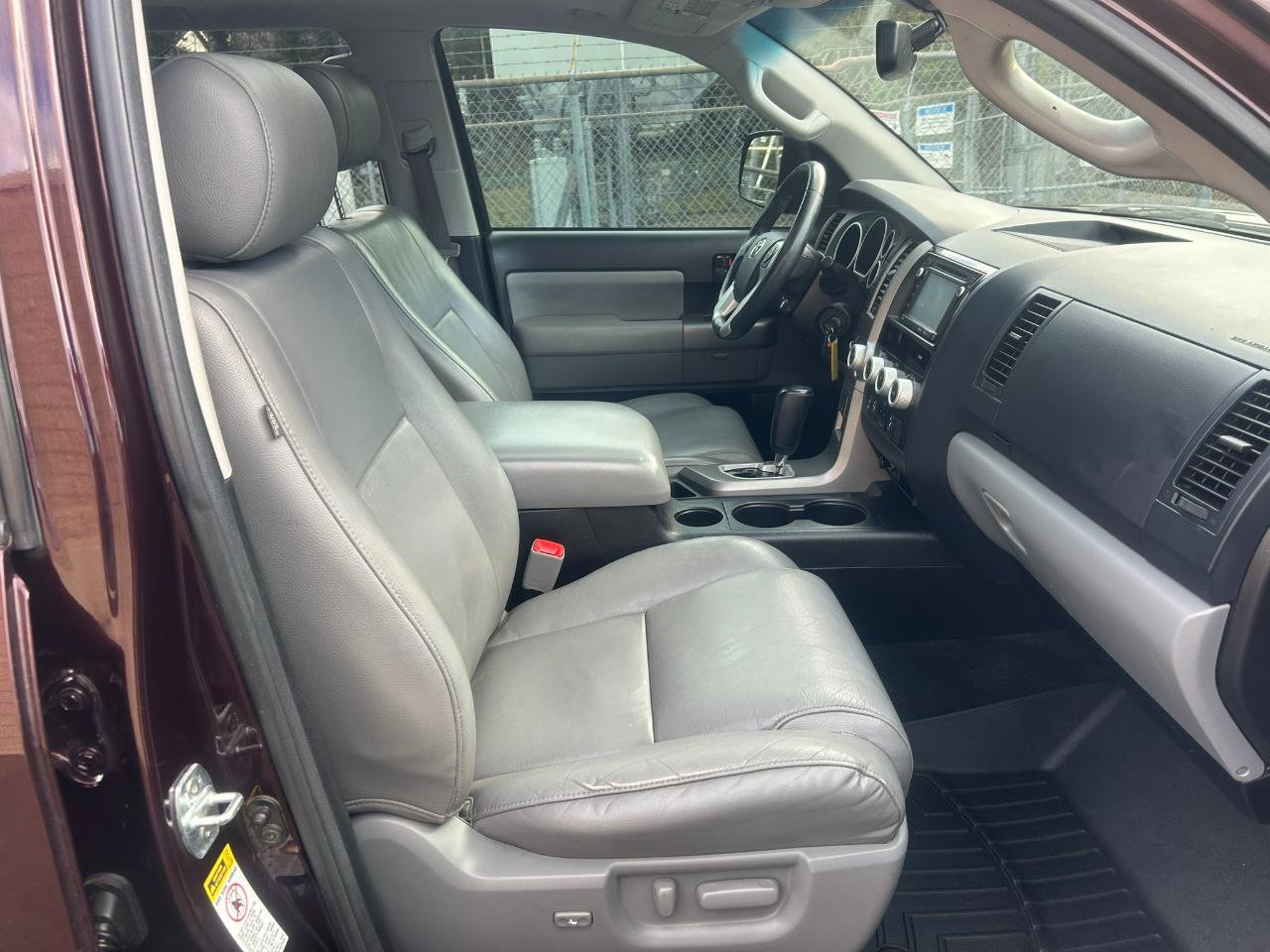 Used 2016 Toyota Sequoia SR5 w/ Premium Package image 19