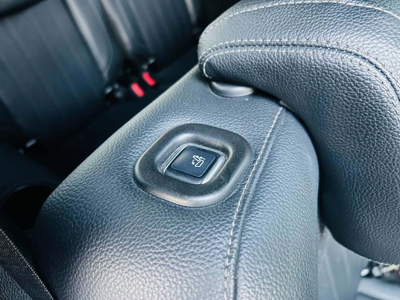 Used 2019 Mercedes-Benz GLS 450 4MATIC image 28