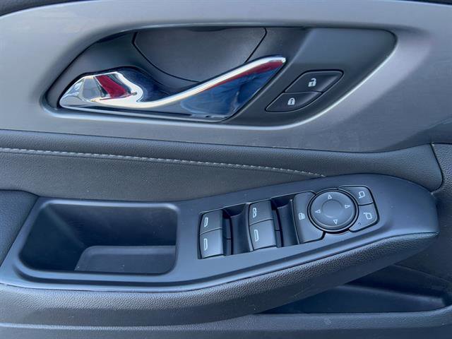 Used 2022 Chevrolet Traverse LT image 15