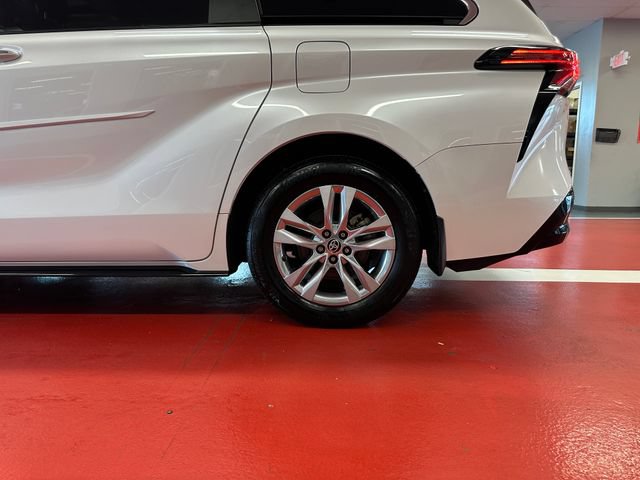 Certified 2024 Toyota Sienna Limited AWD/4WD image 28