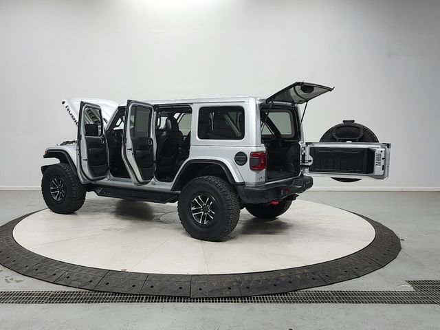 Used 2024 Jeep Wrangler Unlimited Rubicon AWD/4WD image 13