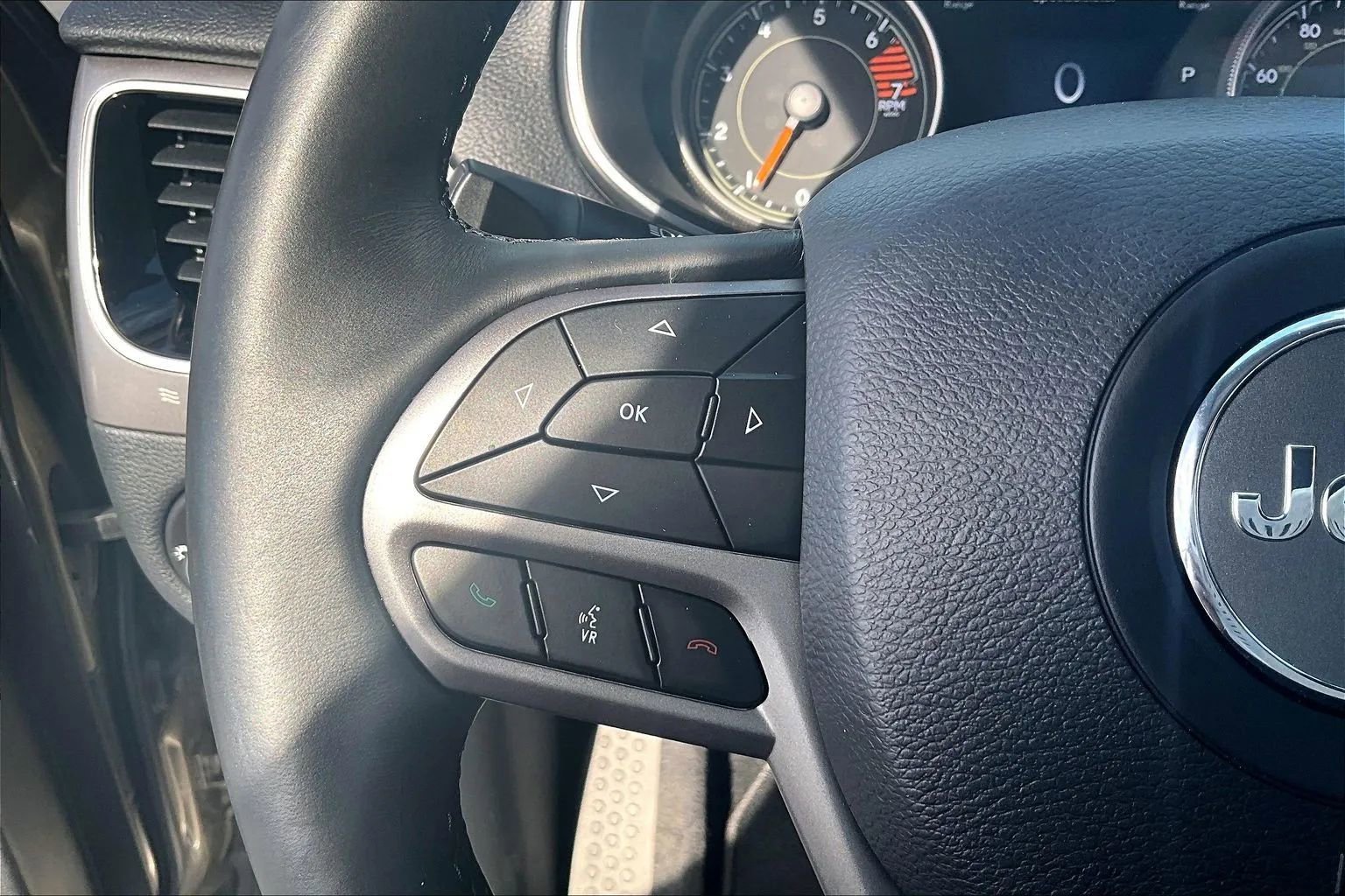 Used 2019 Jeep Cherokee Limited image 19