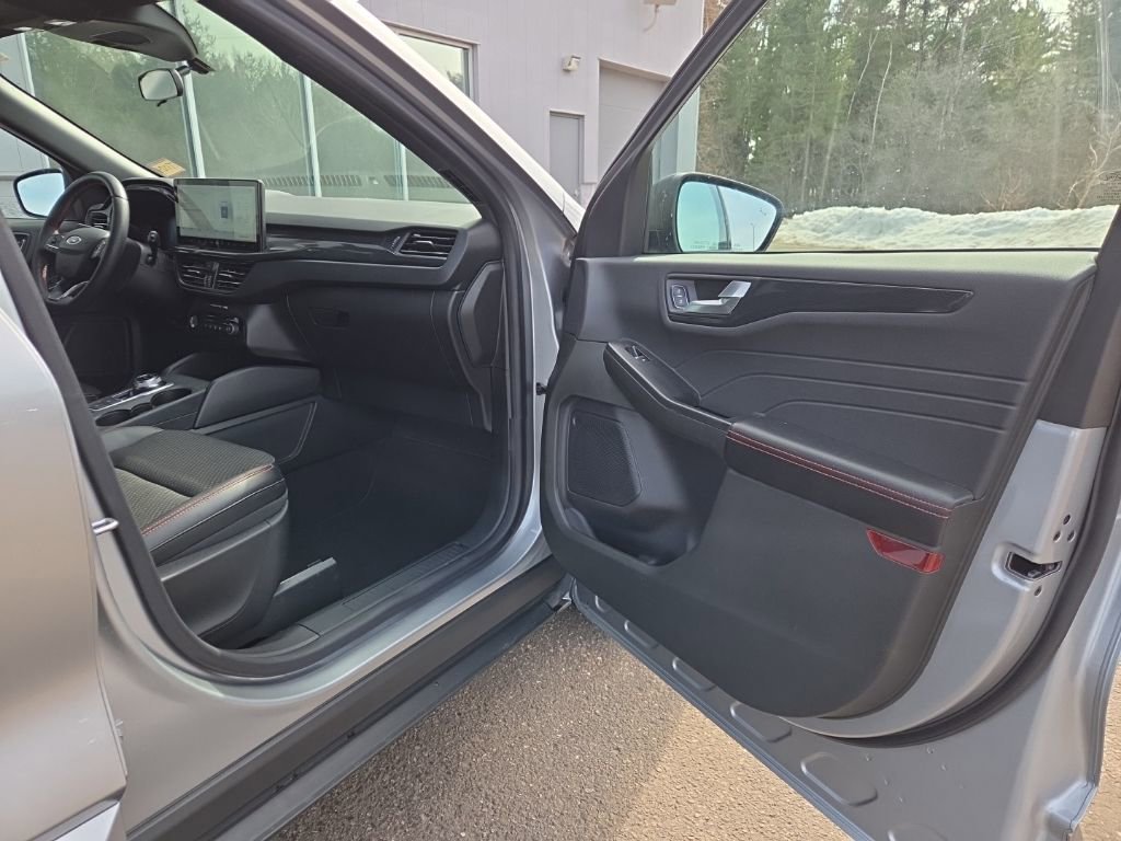 Used 2023 Ford Escape ST-Line w/ Tech Pack #1 image 31