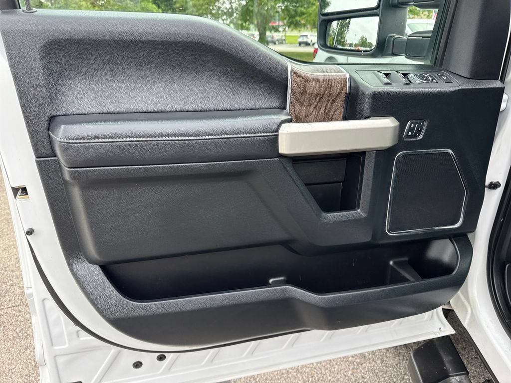 Used 2018 Ford F350 Lariat w/ Lariat Value Package AWD/4WD image 16