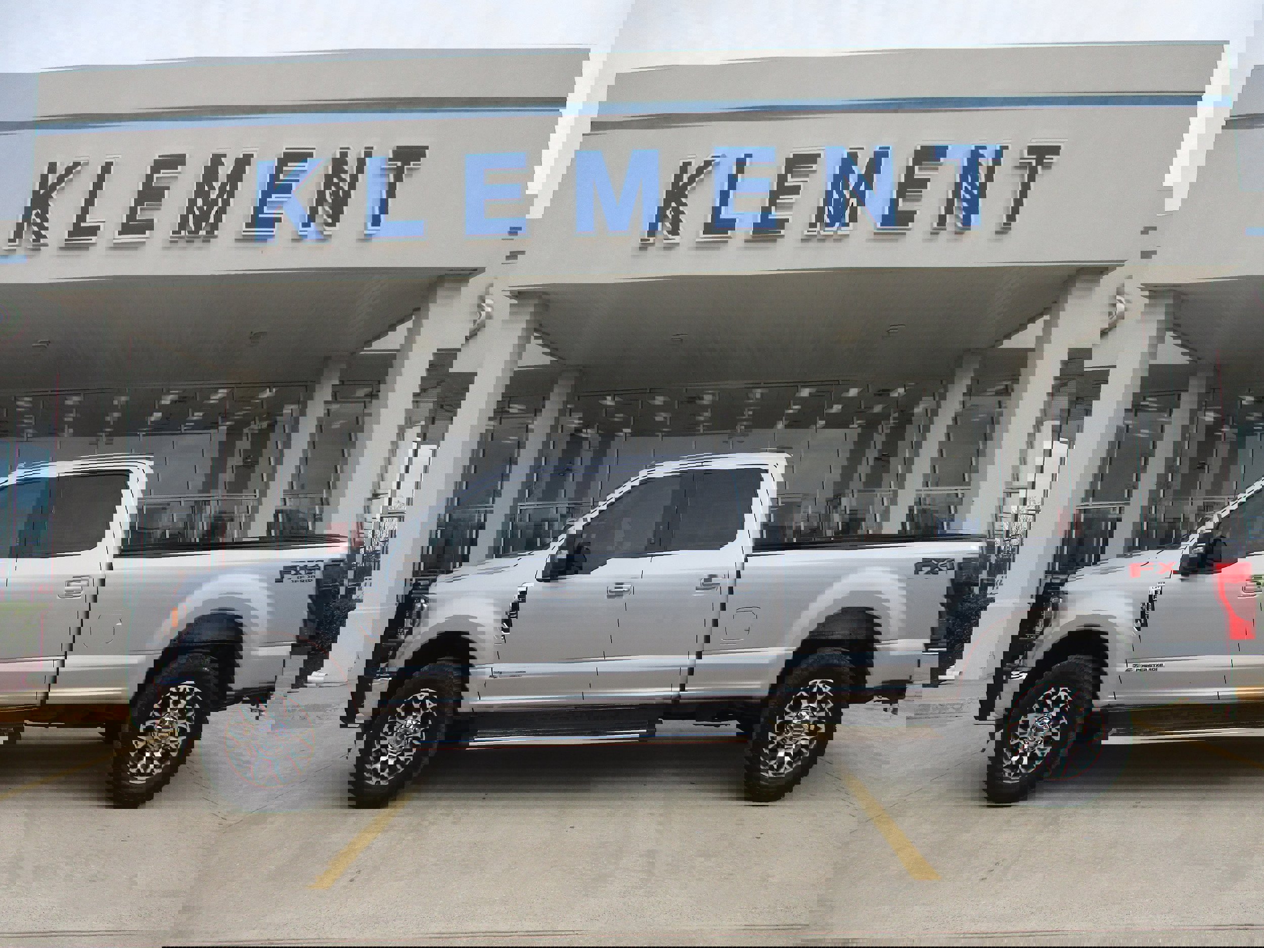 Used 2022 Ford F350 Lariat w/ Lariat Ultimate Package image 1