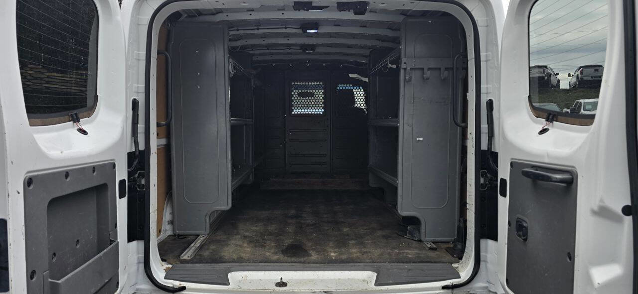 Used 2015 Nissan NV 2500 SV w/ Side & Curtain Airbag Package image 10