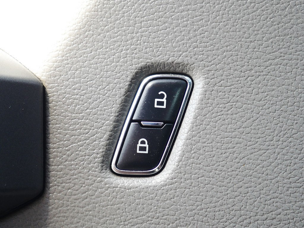 Used 2016 Ford F150 XLT AWD/4WD image 26