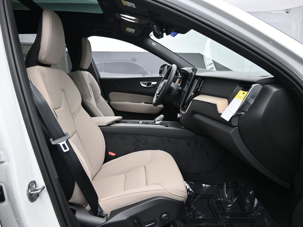 New 2026 Volvo XC60 B5 Plus w/ Climate Package image 28