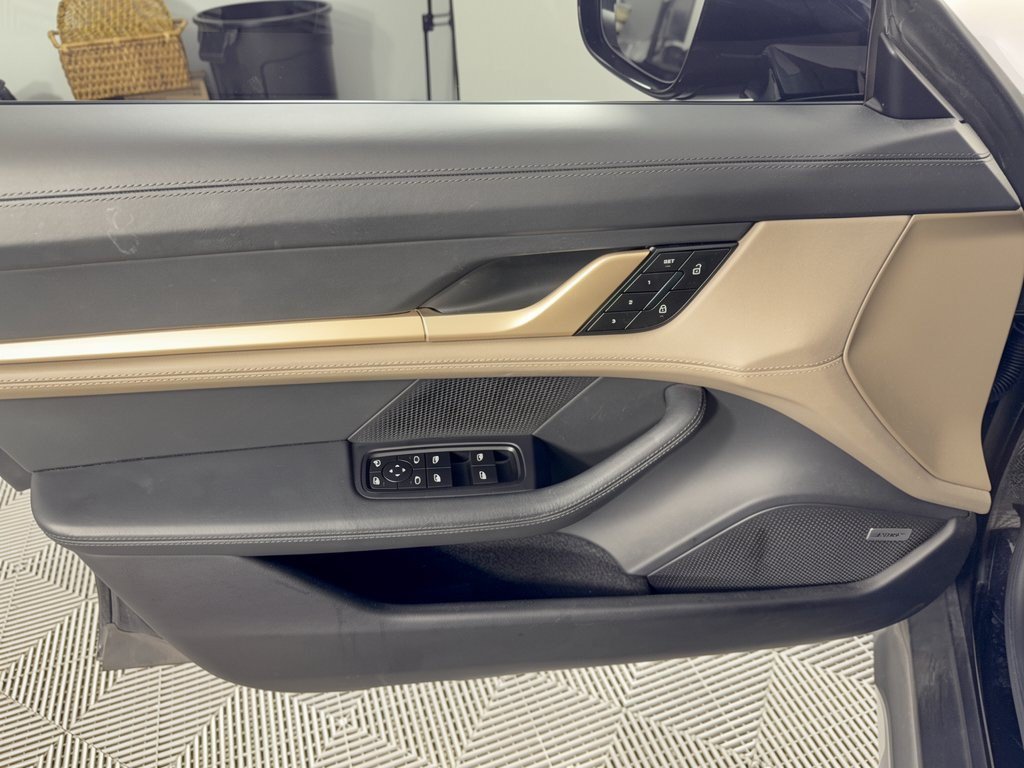 Certified 2022 Porsche Taycan 4 Cross Turismo AWD/4WD image 14