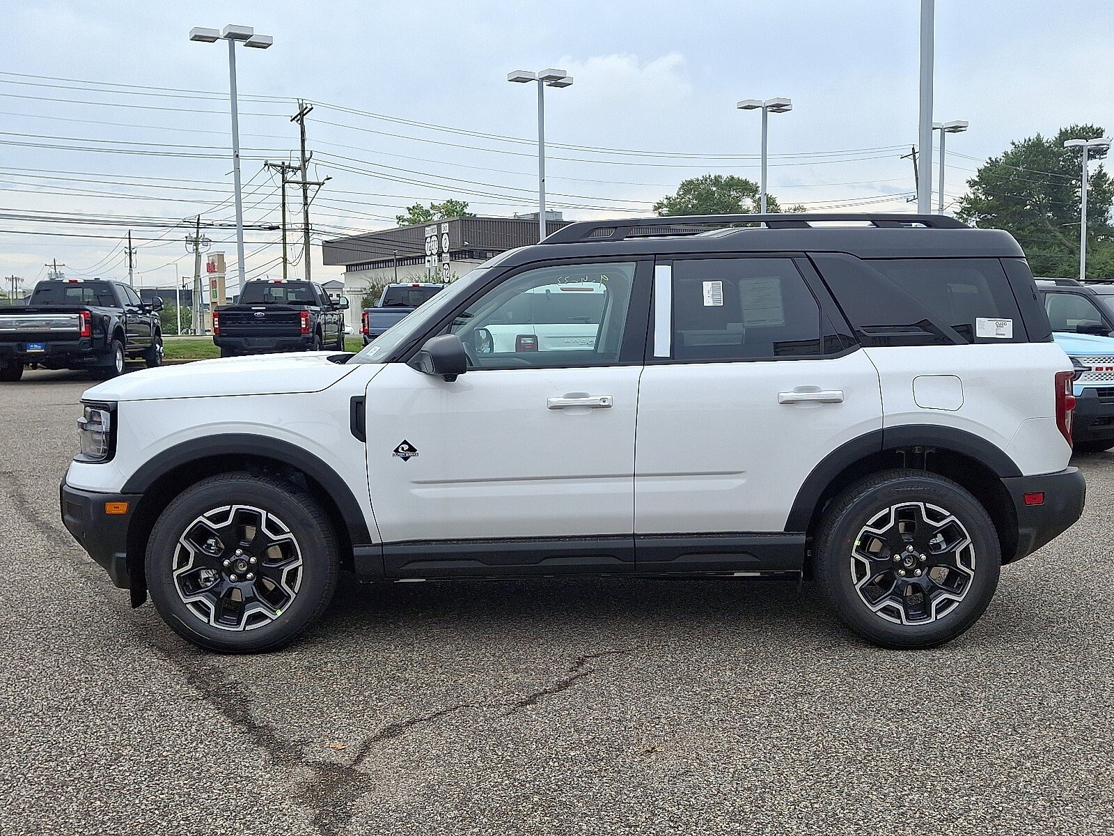 New 2025 Ford Bronco Sport Outer Banks w/ Outer Banks Tech Package+ AWD/4WD image 4