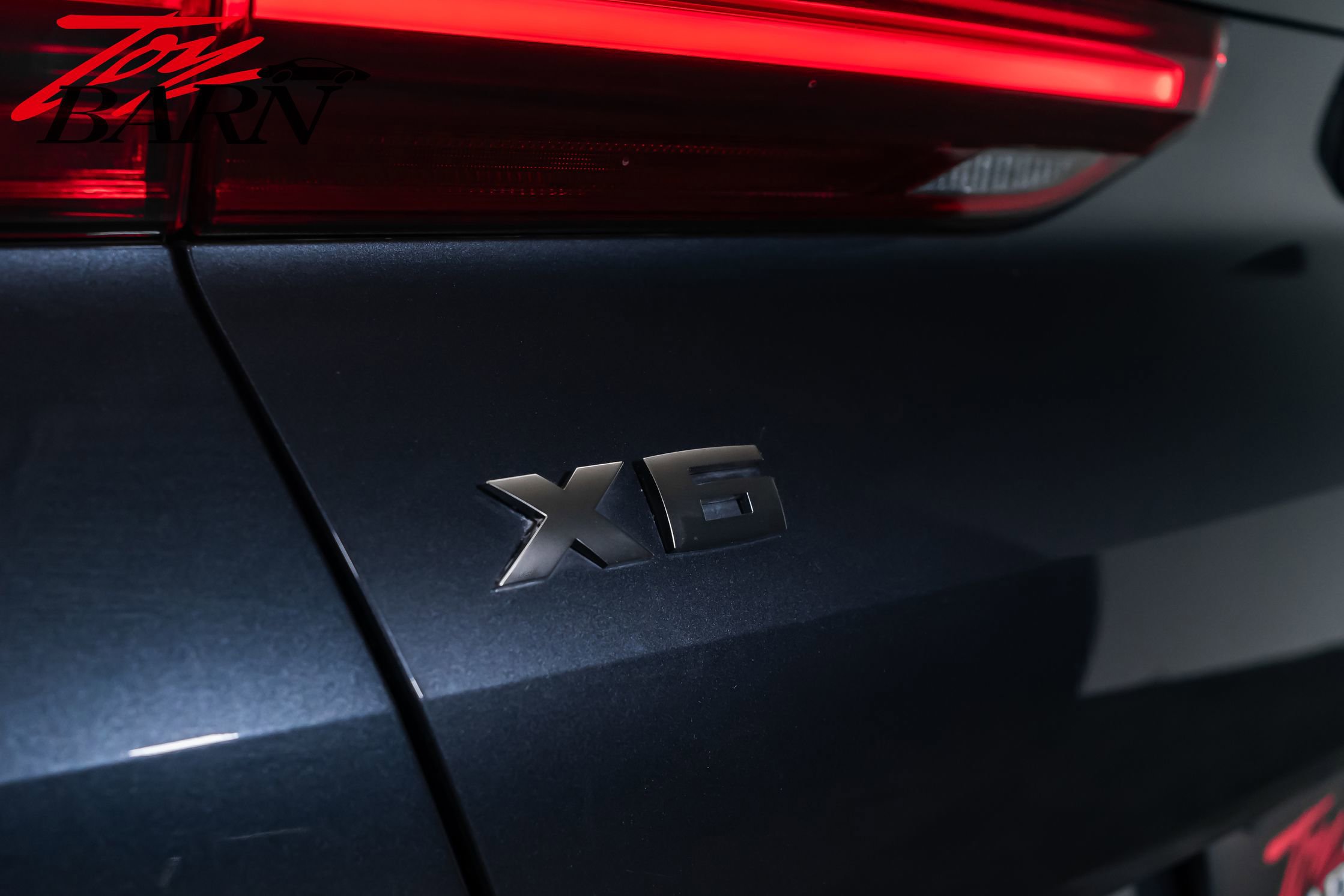 Used 2020 BMW X6 M50i w/ Executive Package image 14