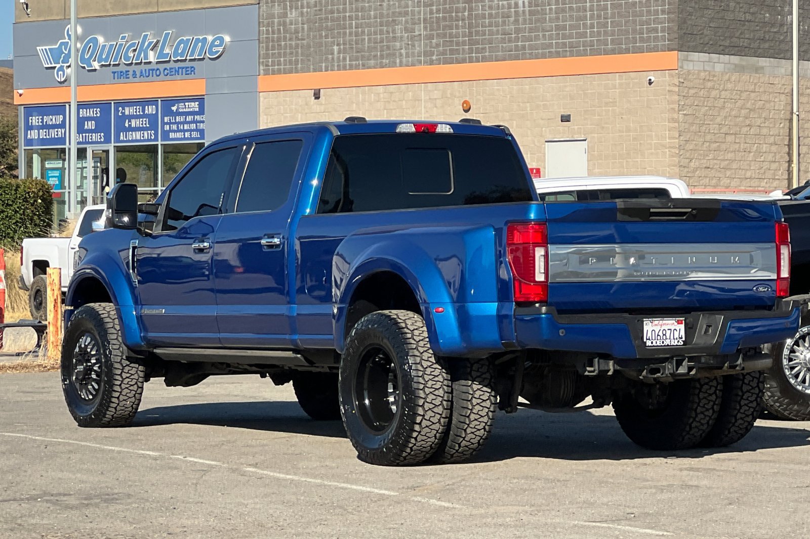 Used 2022 Ford F450 Platinum w/ FX4 Off-Road Package AWD/4WD image 6