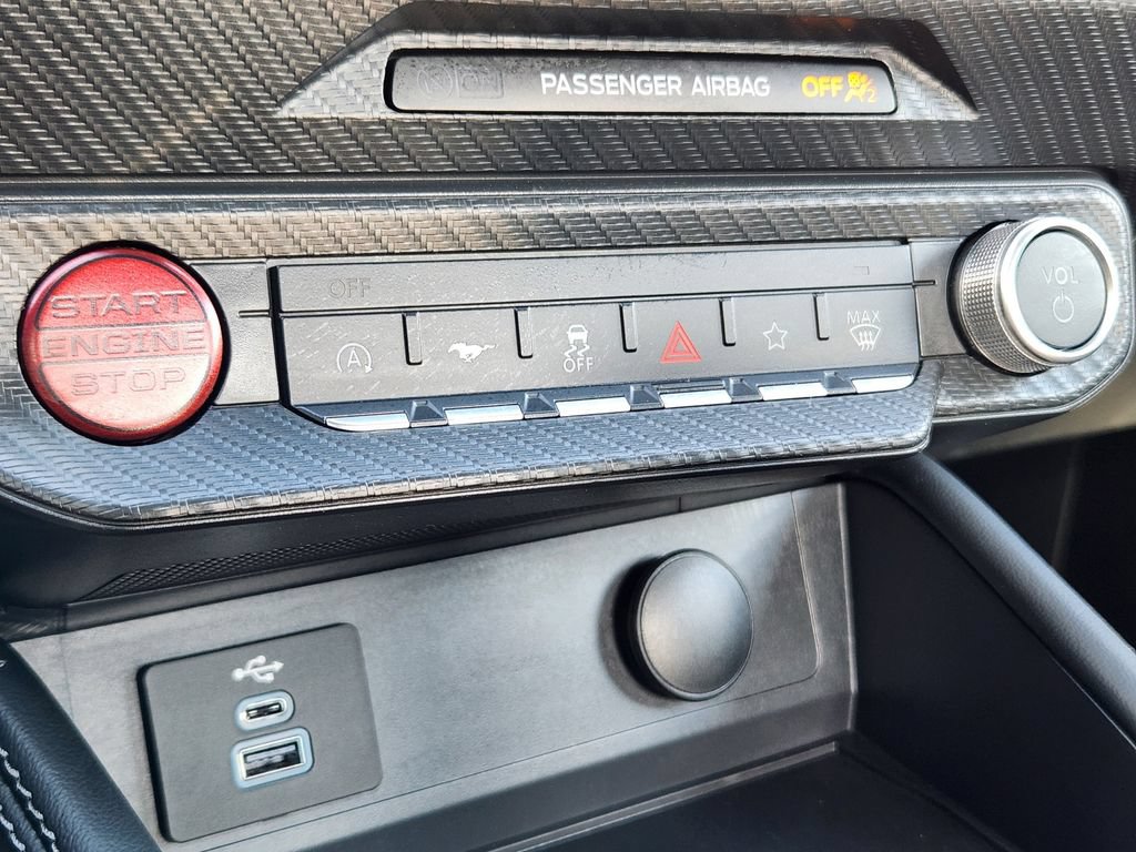 Used 2025 Ford Mustang Premium RWD image 29