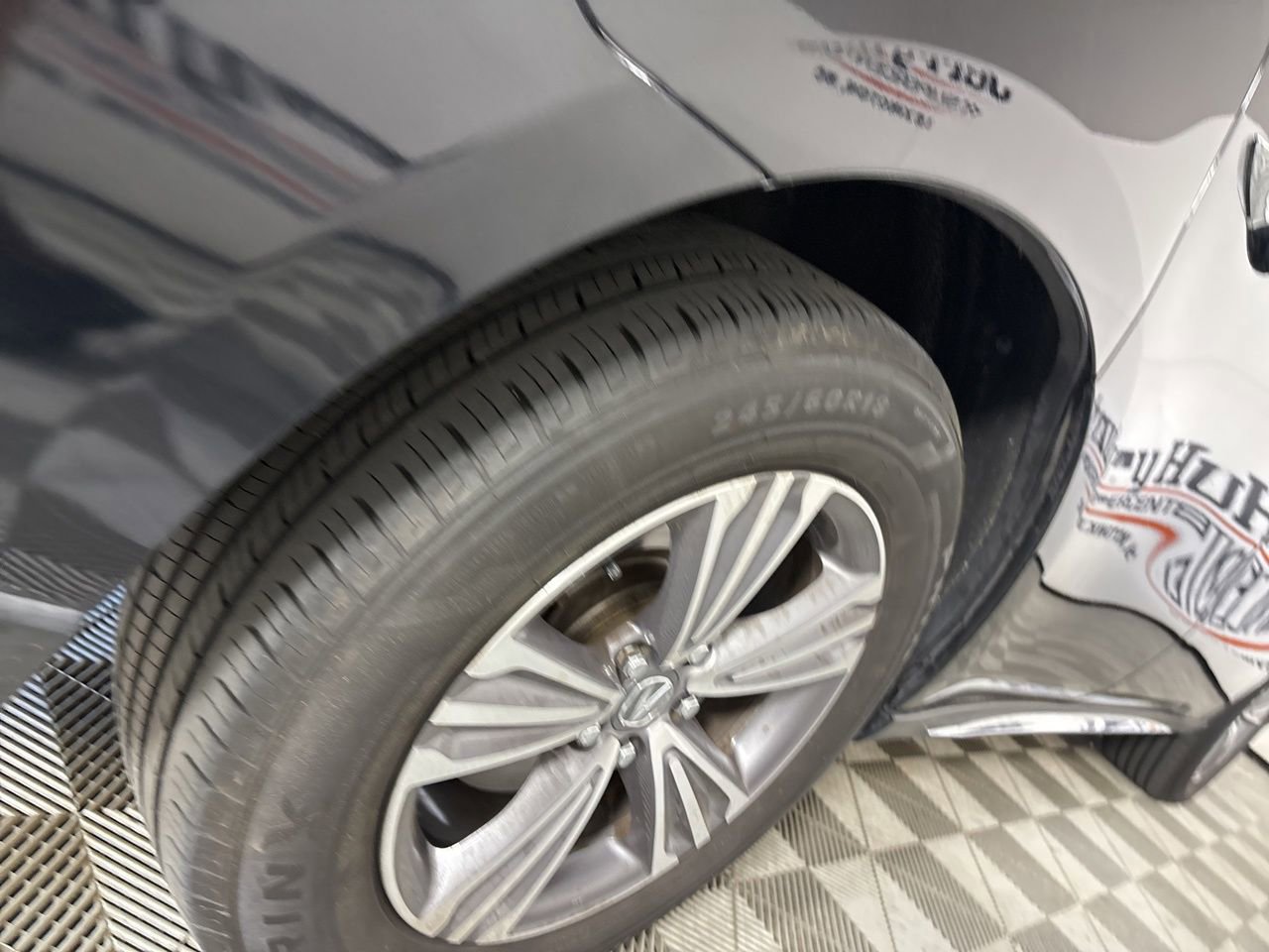 Used 2020 Acura MDX FWD image 35