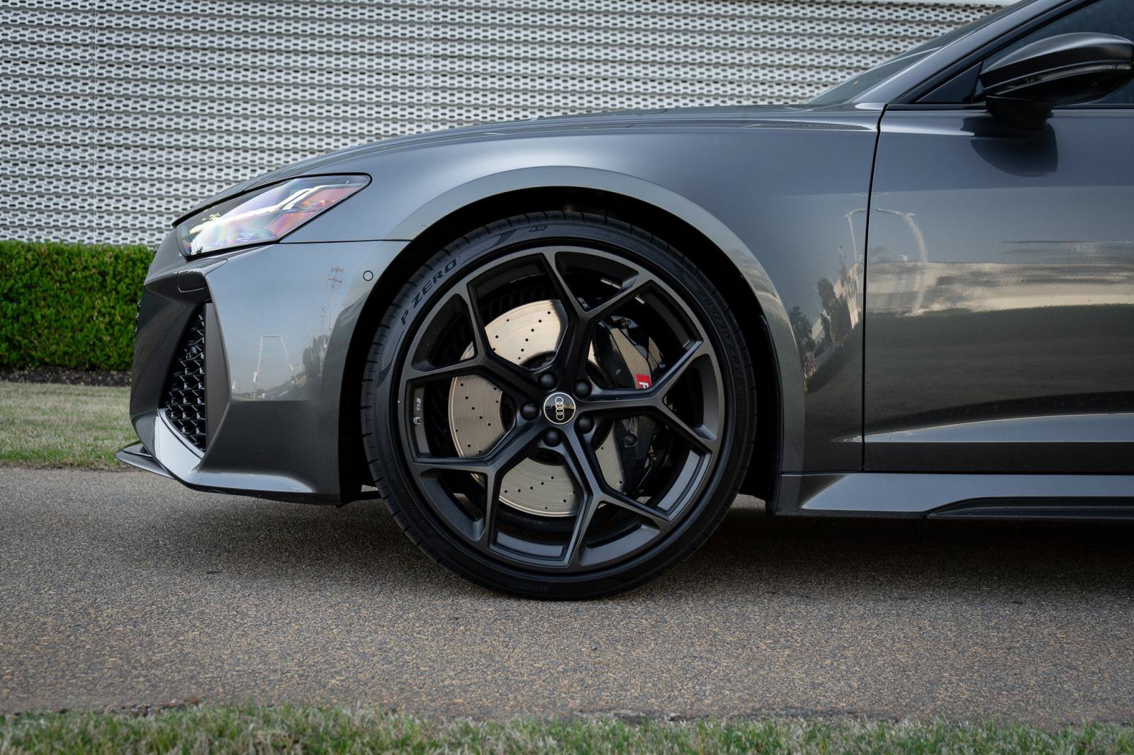 Certified 2024 Audi RS 6 performance AWD/4WD image 9