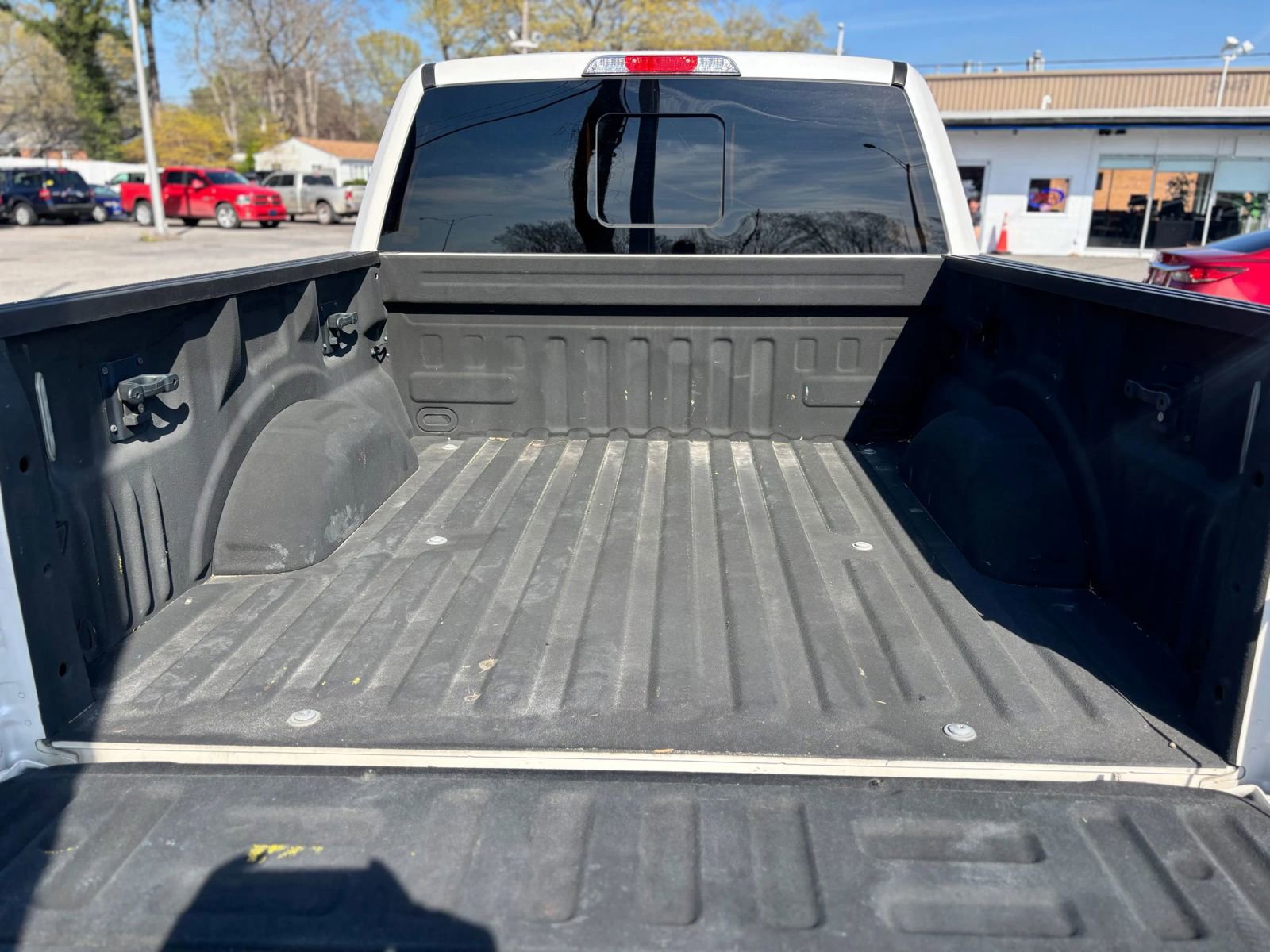Used 2016 Ford F150 Platinum w/ Equipment Group 701A Luxury AWD/4WD image 5