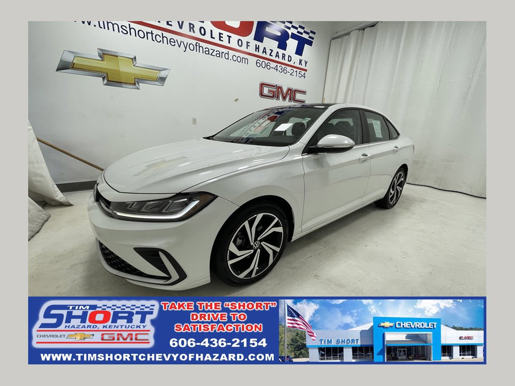 Used 2025 Volkswagen Jetta SEL FWD image 1