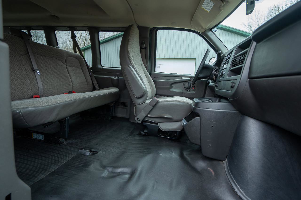 Used 2014 Chevrolet Express 3500 LS image 15