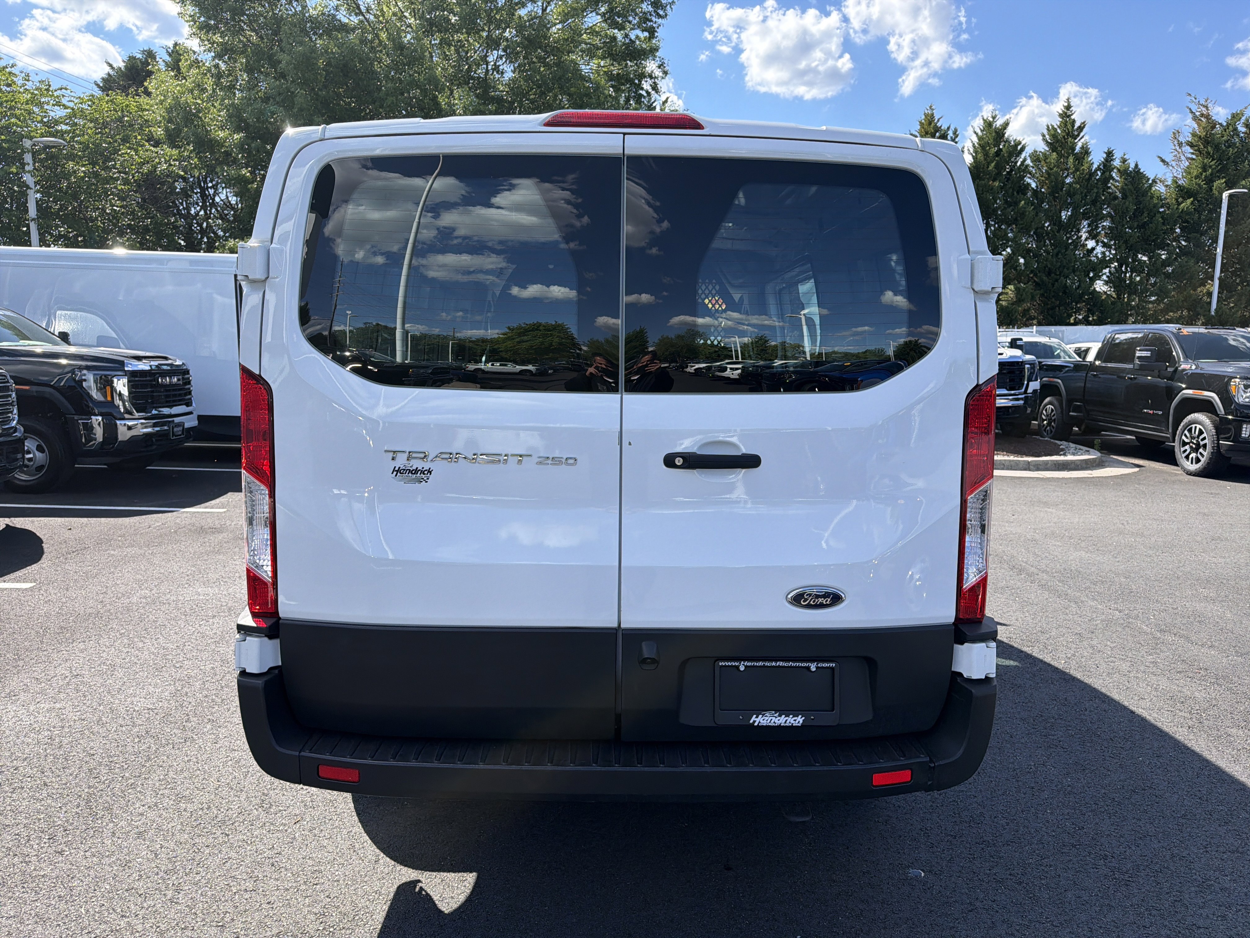 Used 2024 Ford Transit 250 Low Roof w/ Exterior Upgrade Package RWD image 9