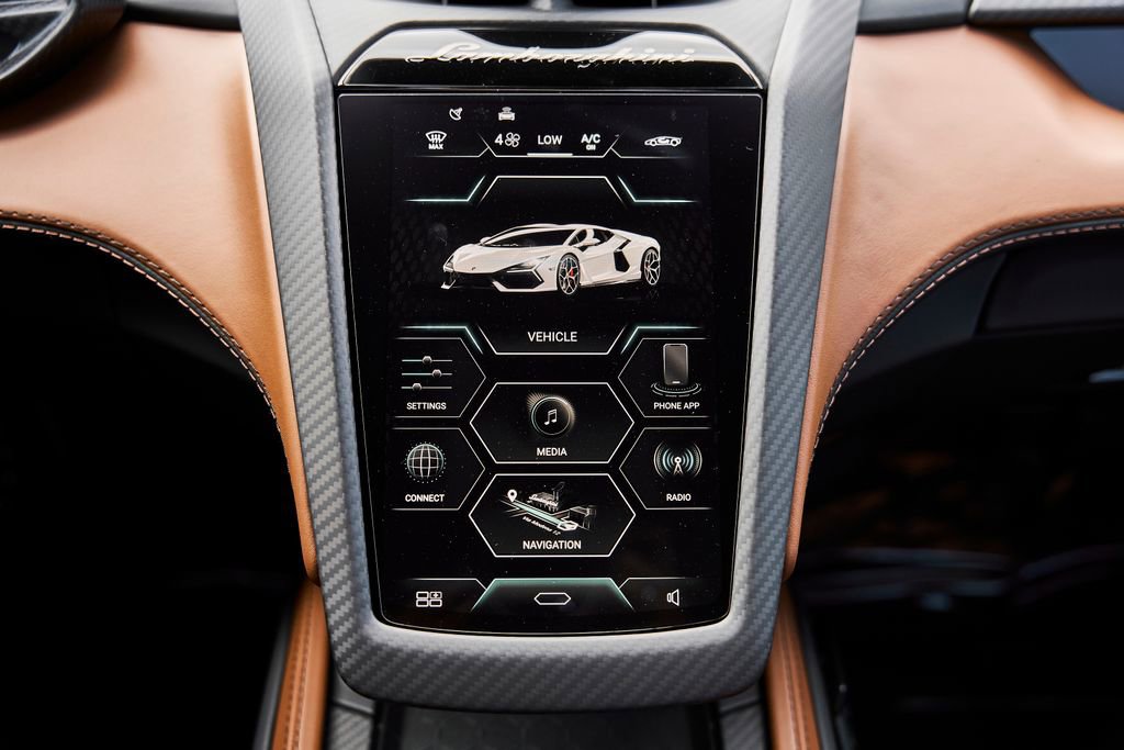 Used 2025 Lamborghini Revuelto AWD/4WD image 70