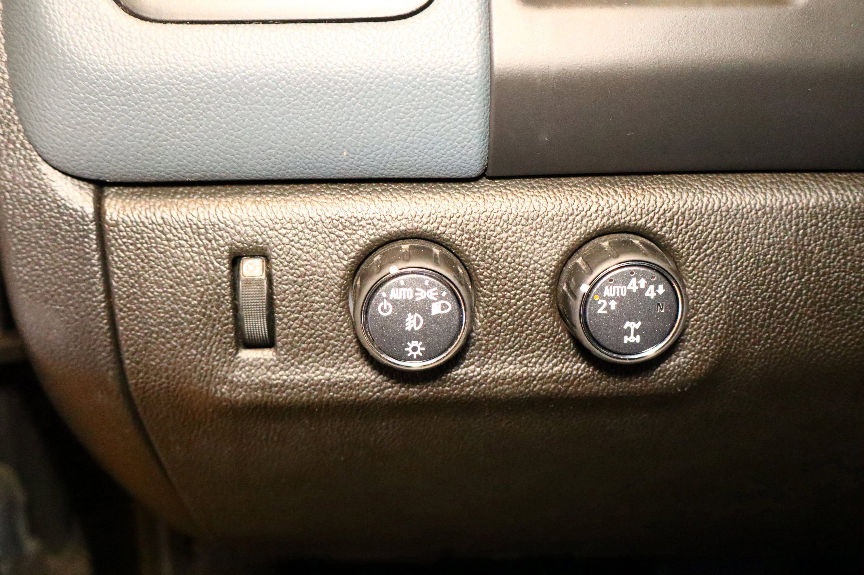 Used 2022 Chevrolet Colorado Z71 w/ Z71 Midnight Edition image 40