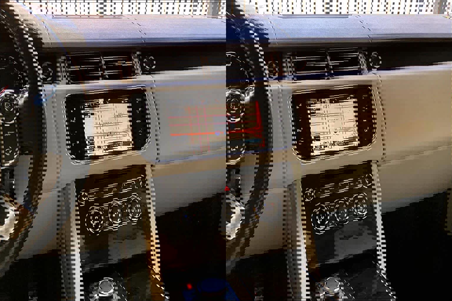 Used 2016 Land Rover Range Rover Long Wheelbase Supercharged image 6