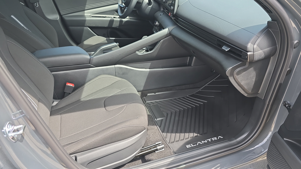 New 2026 Hyundai Elantra Sport FWD image 13