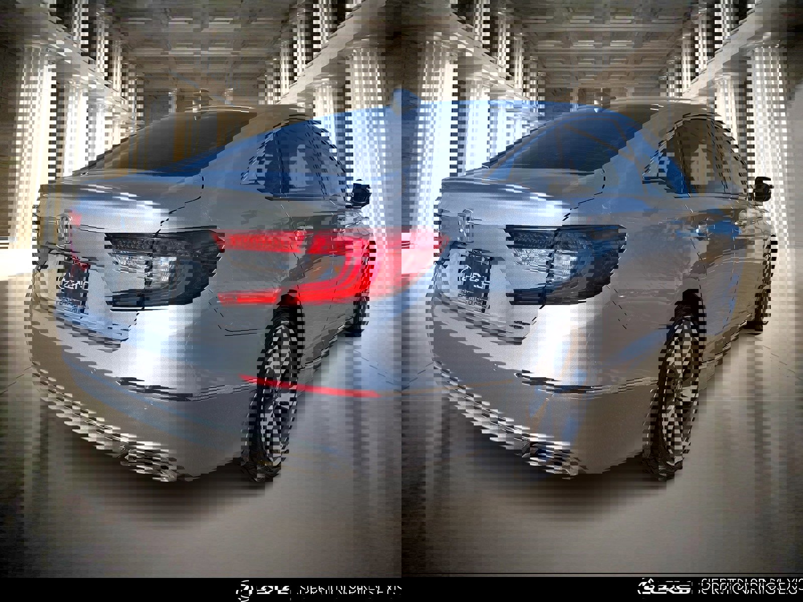 Used 2018 Honda Accord Touring image 4