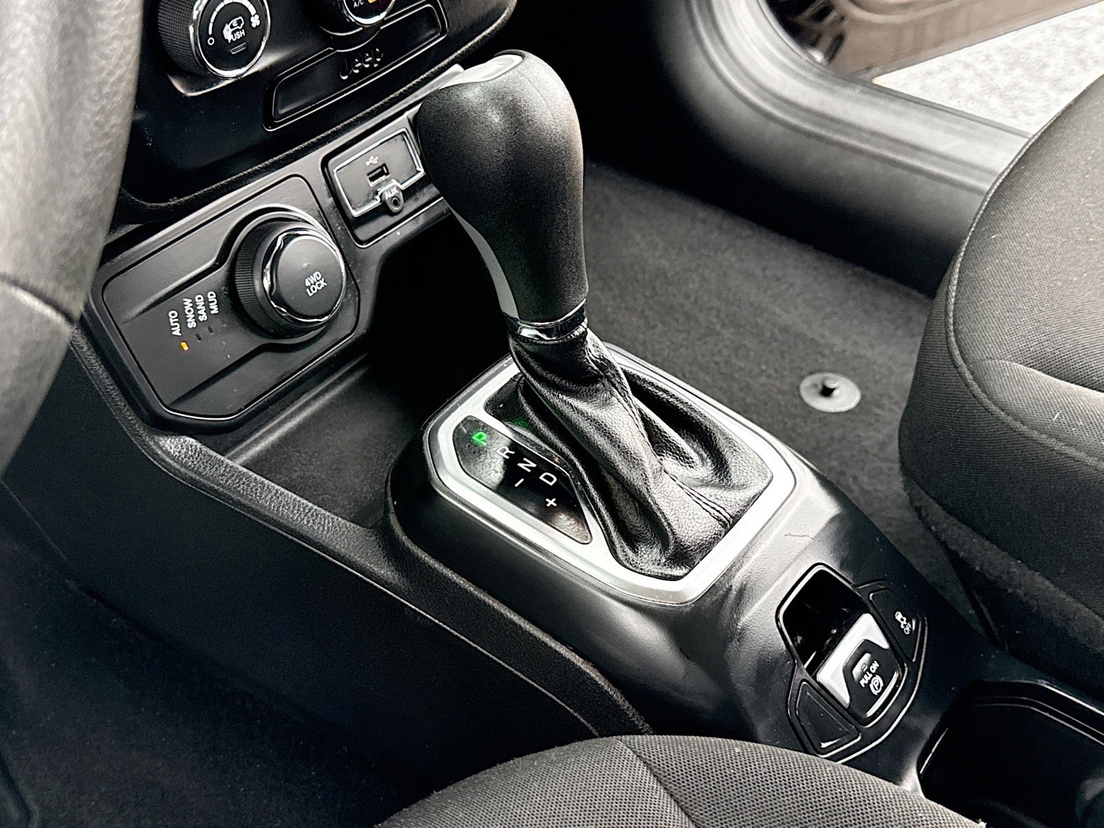 Used 2018 Jeep Renegade Sport w/ Power & Air Group AWD/4WD image 13