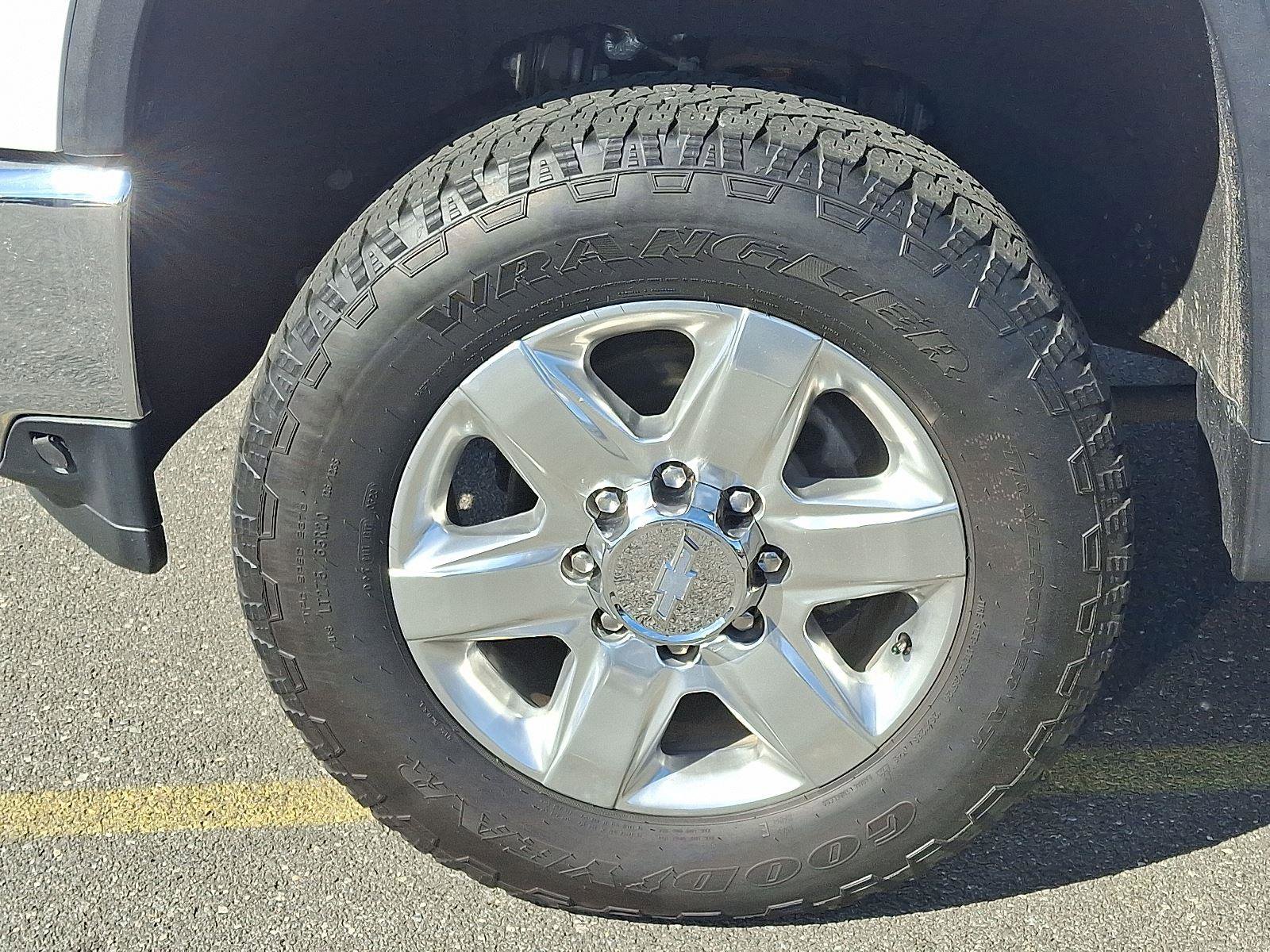 Used 2020 Chevrolet Silverado 2500 LTZ image 27