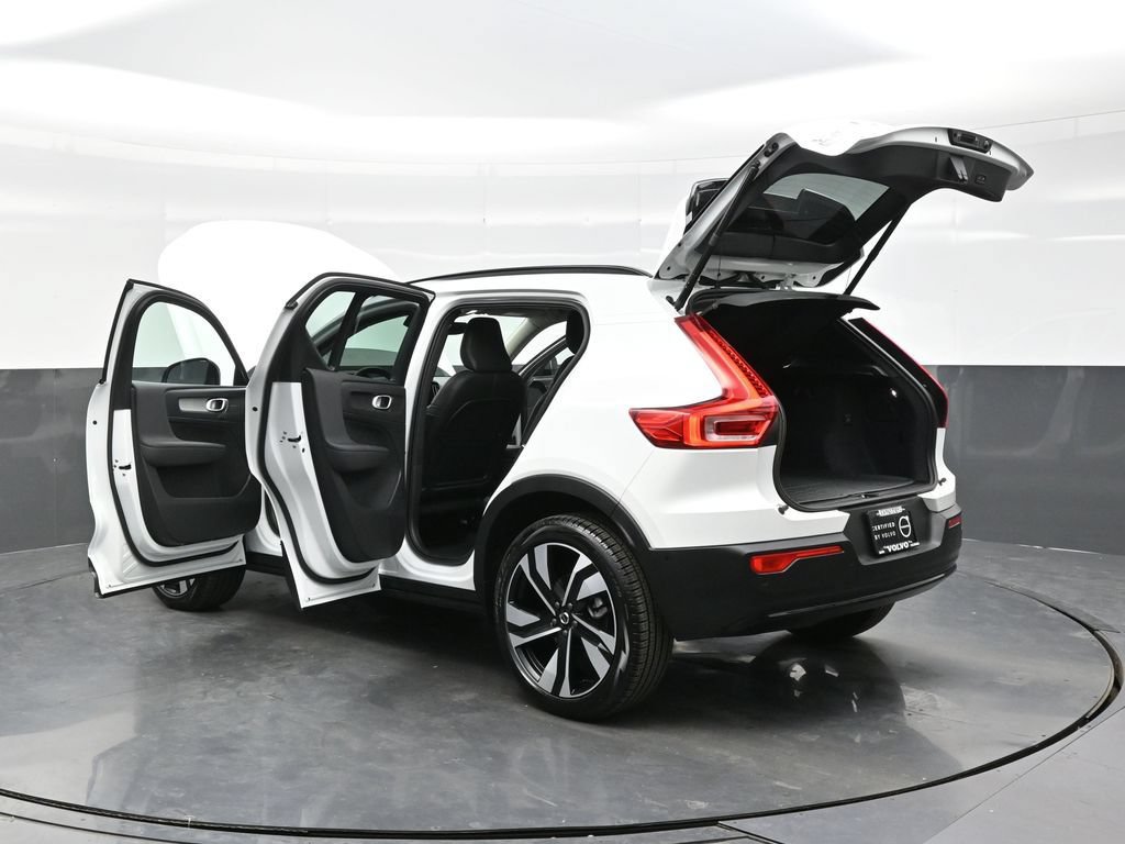 New 2026 Volvo XC40 B5 Ultra w/ Climate Package AWD/4WD image 46