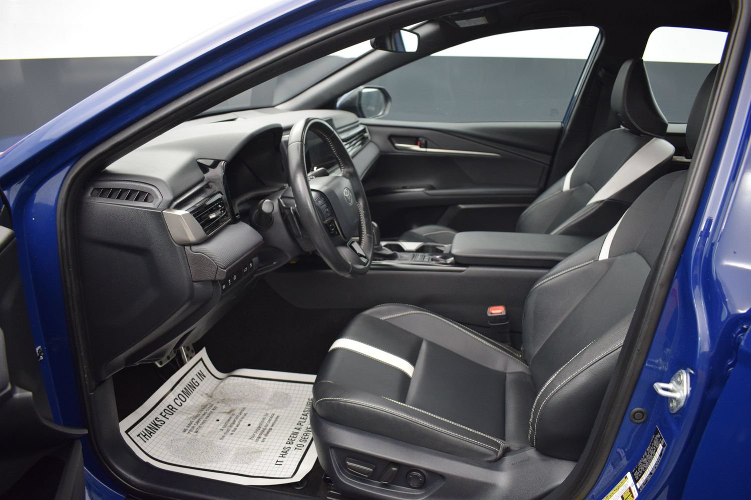 Used 2025 Toyota Camry SE FWD image 13