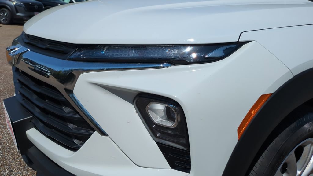 Used 2025 Chevrolet TrailBlazer LS w/ LS Convenience Package image 9