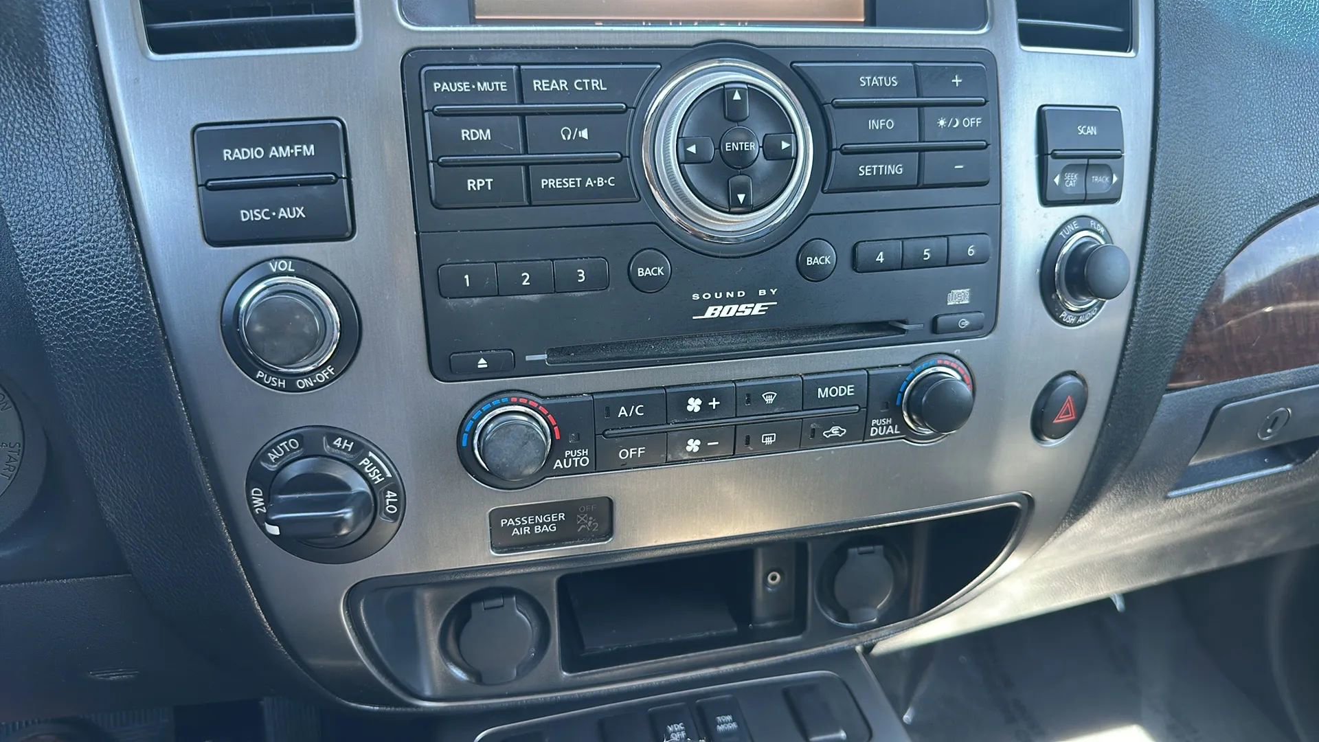 Used 2011 Nissan Armada SL w/ DVD FES Pkg image 18