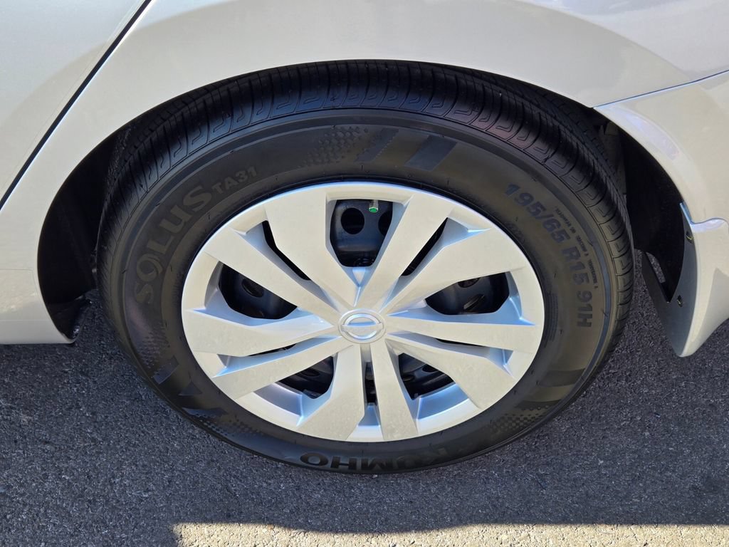 Certified 2025 Nissan Versa S w/ Trunk Package FWD image 10