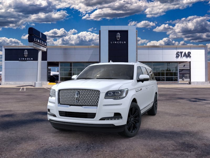 New 2023 Lincoln Navigator L Reserve AWD/4WD image 2