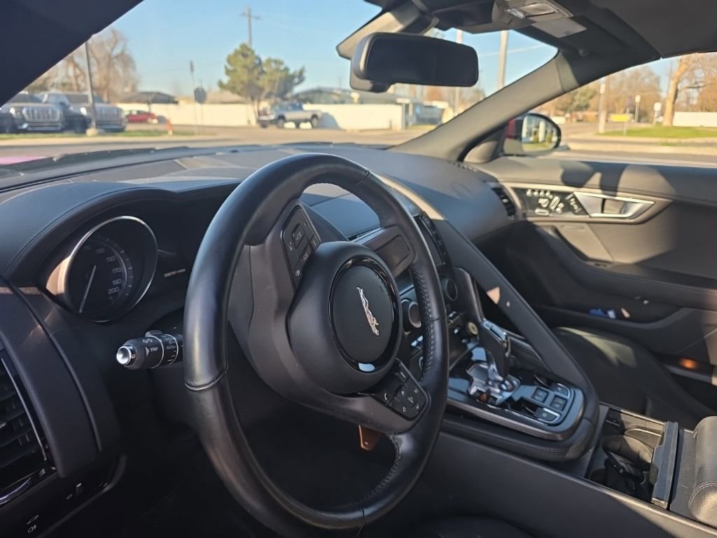 Used 2014 Jaguar F-TYPE S RWD image 11