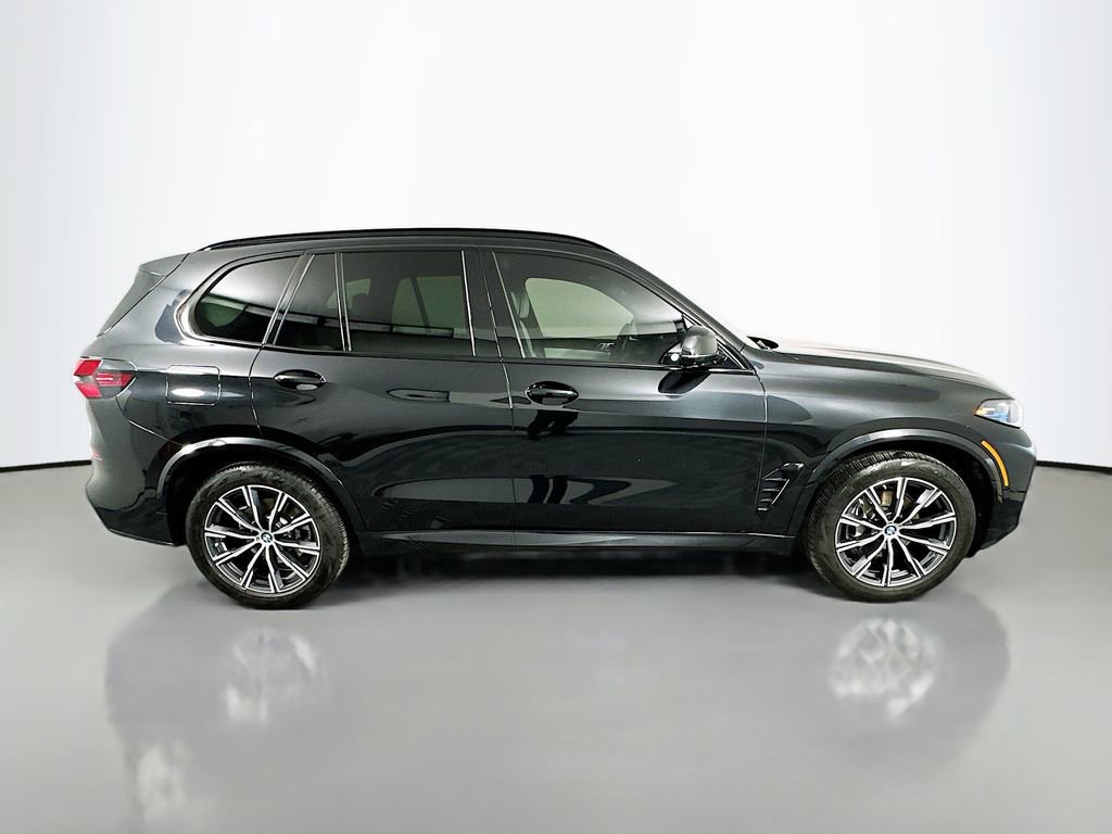 Certified 2024 BMW X5 xDrive40i w/ M Sport Package image 4