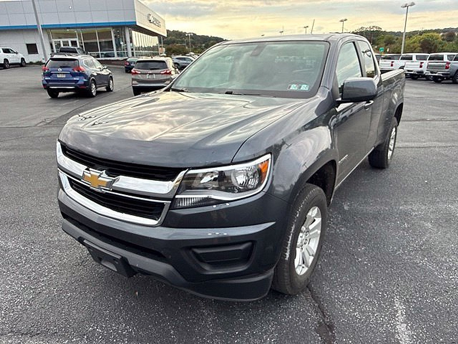 Used 2016 Chevrolet Colorado LT AWD/4WD image 3
