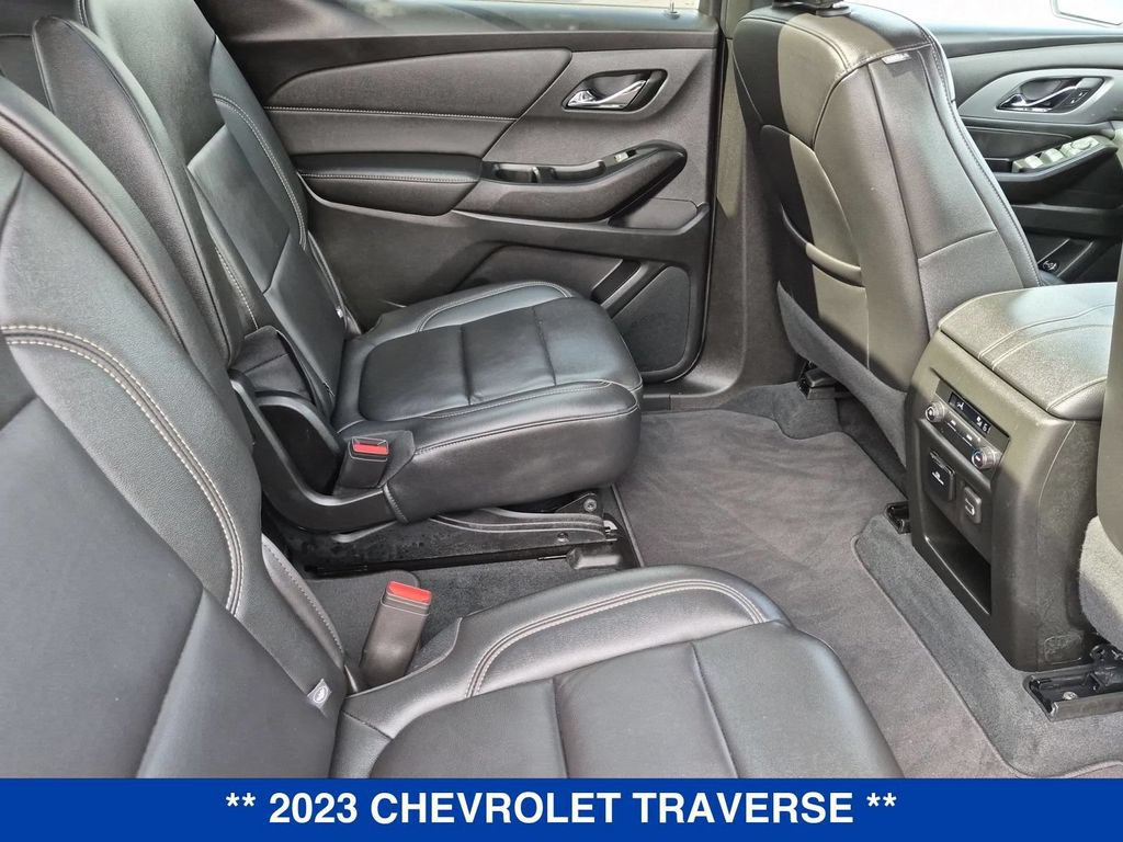 Used 2023 Chevrolet Traverse LT w/ LT Premium Package AWD/4WD image 32
